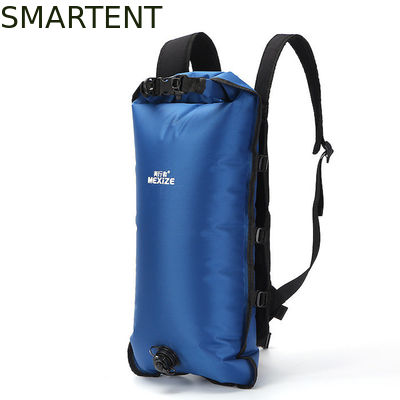 Comprar Bolsa de moda 210D de nylon TPU azul exterior 28L 20*26*50CM mochila de viaje impermeable Fabricación en línea