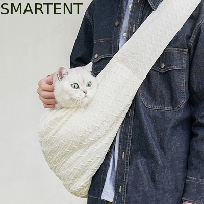 Suministros para mascotas lindos Bolso de hombro para mascotas de poliéster de color blanco Invierno cálido Bolso bandolera para salir Suave y cómodo Bolso para mascotas proveedor